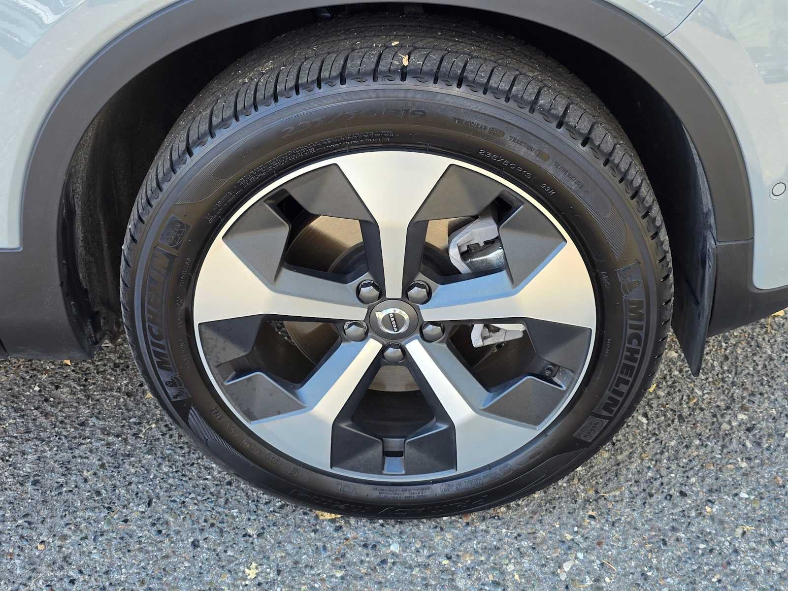2026 Volvo XC40 Plus