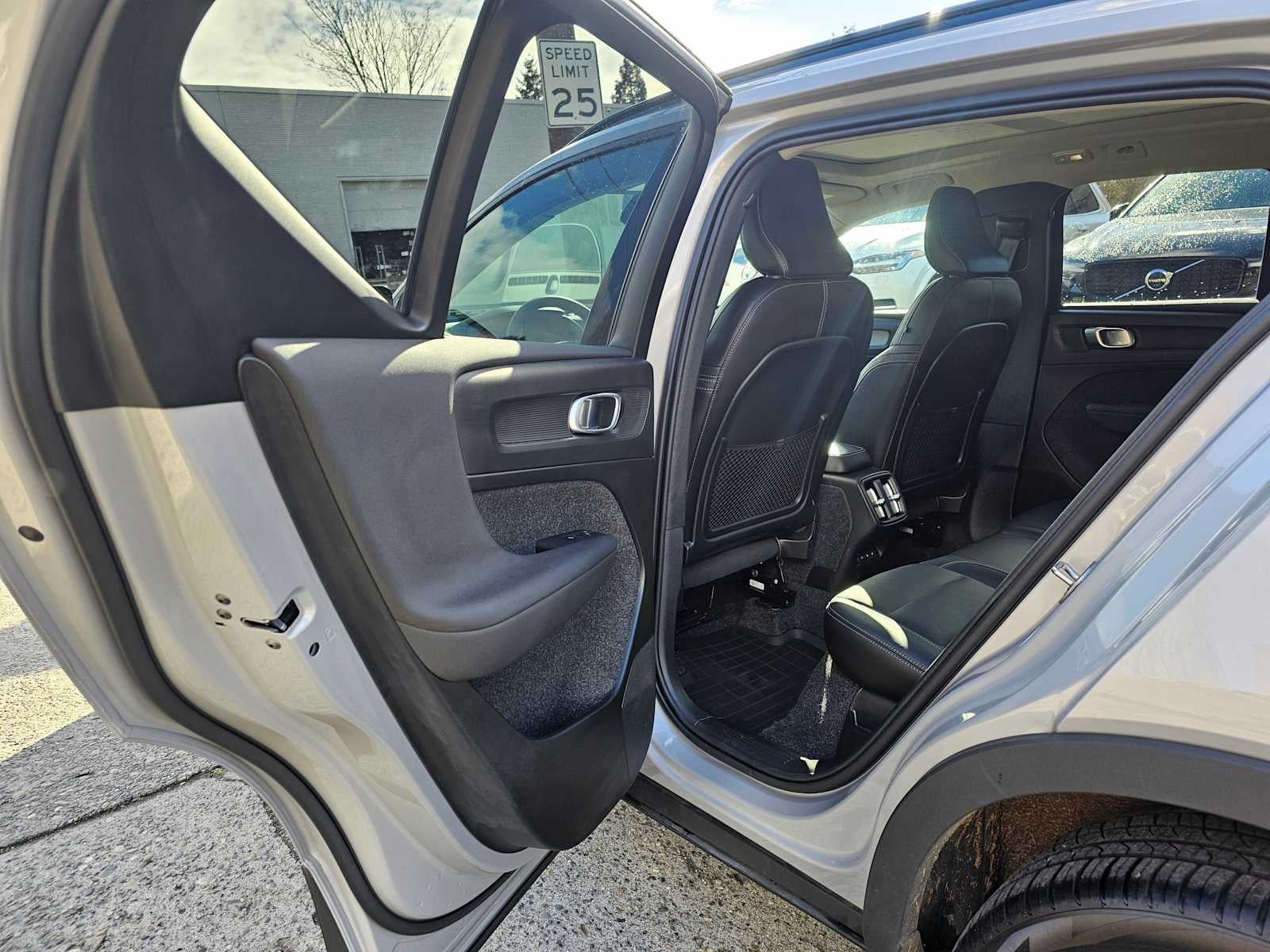 2025 Volvo XC40 Plus Dark Theme