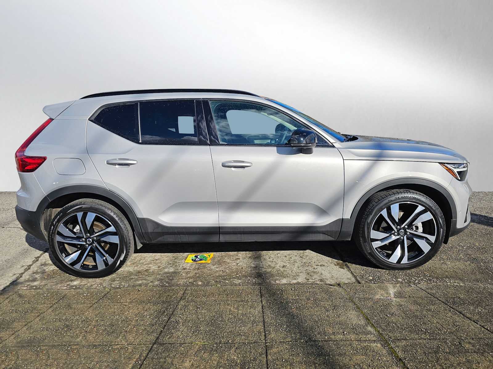 2025 Volvo XC40 Plus Dark Theme