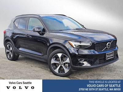 2025 Volvo XC40 Plus Dark Theme