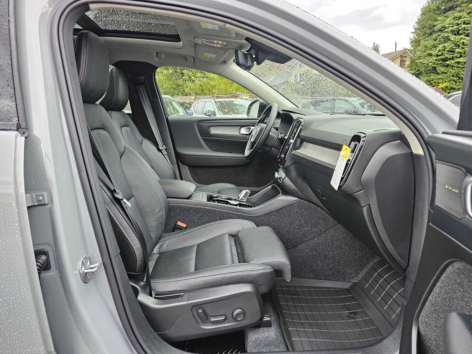 2026 Volvo XC40 Plus