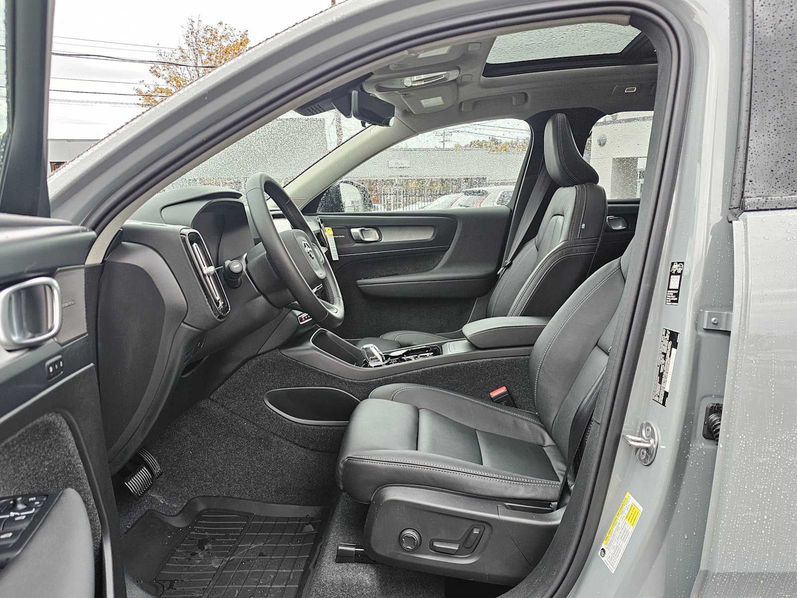 2026 Volvo XC40 Plus