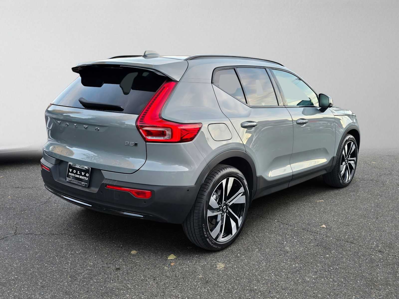 2026 Volvo XC40 Plus