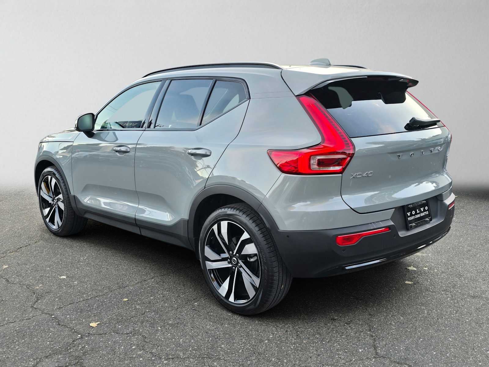 2026 Volvo XC40 Plus