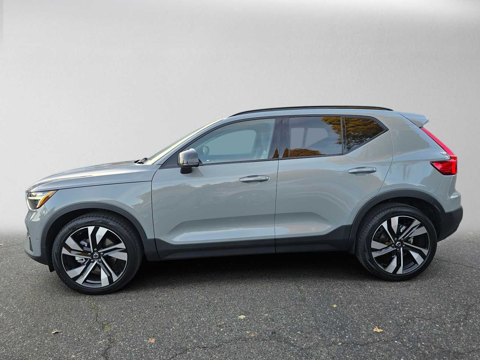 2026 Volvo XC40 Plus