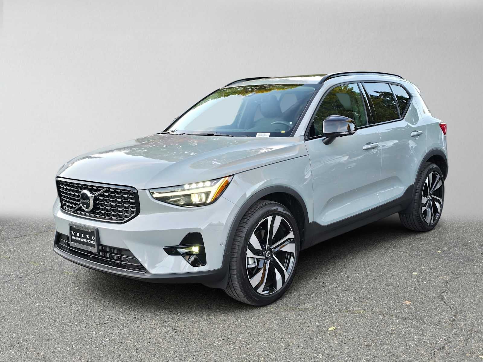 2026 Volvo XC40 Plus