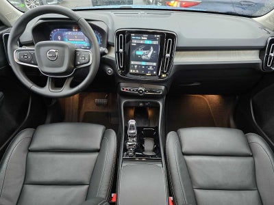 2025 Volvo XC40 Plus Bright Theme