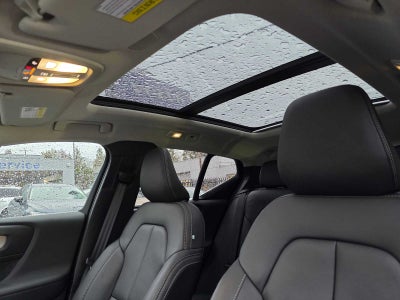 2025 Volvo XC40 Plus Bright Theme