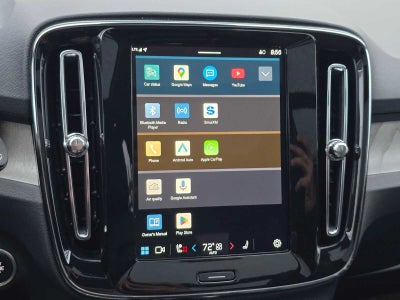 2025 Volvo XC40 Plus Bright Theme