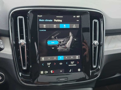 2025 Volvo XC40 Plus Bright Theme