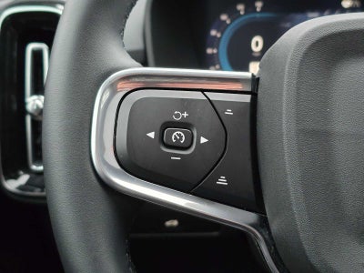 2025 Volvo XC40 Plus Bright Theme