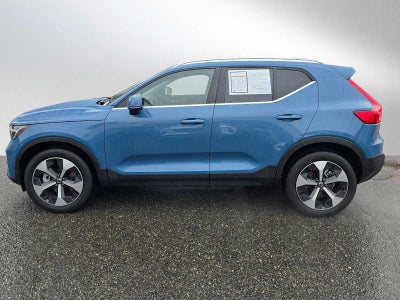 2025 Volvo XC40 Plus Bright Theme