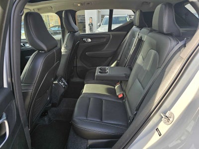2024 Volvo XC40 Plus Bright Theme