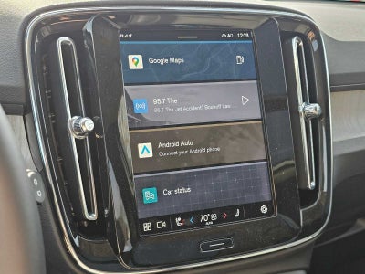 2024 Volvo XC40 Plus Bright Theme