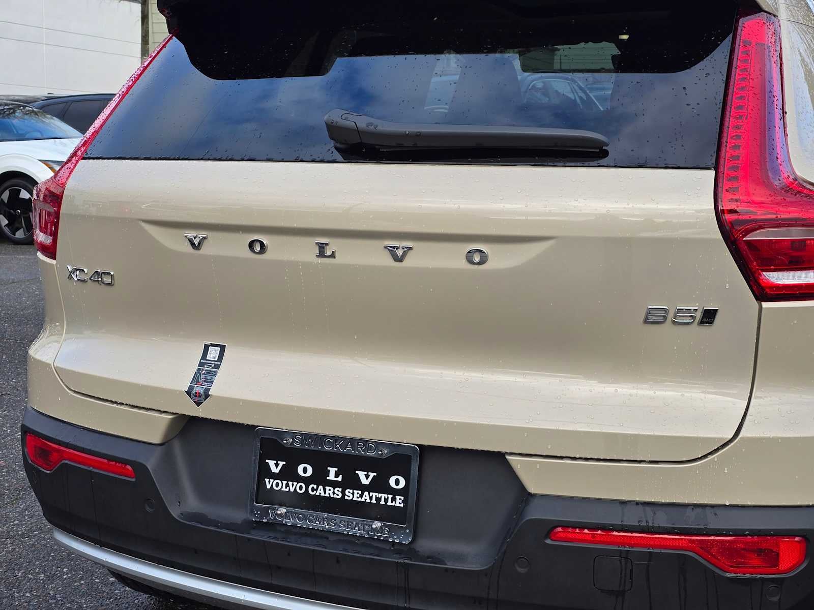 2025 Volvo XC40 Plus Bright Theme