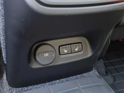 2024 Volvo XC40 Ultimate Bright Theme