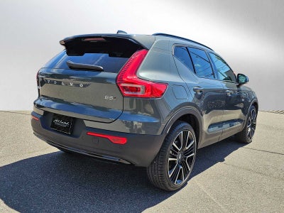 2024 Volvo XC40 Ultimate Bright Theme