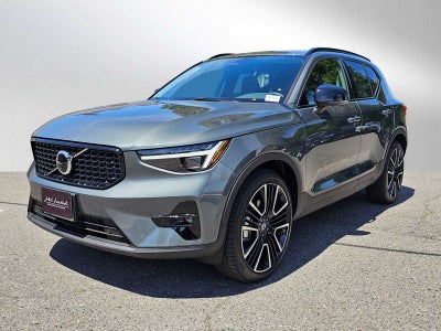 2024 Volvo XC40 Ultimate Bright Theme