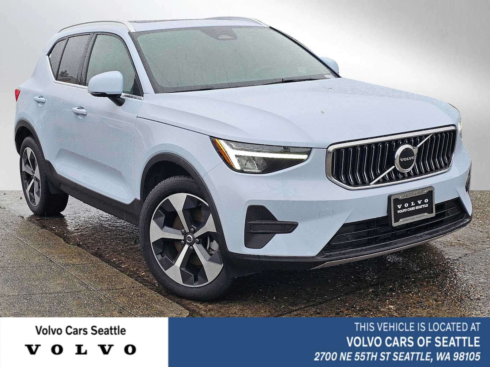 2025 Volvo XC40 Core Bright Theme