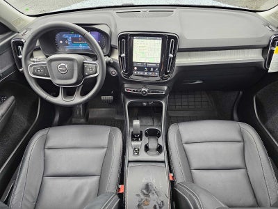 2025 Volvo XC40 Core Bright Theme