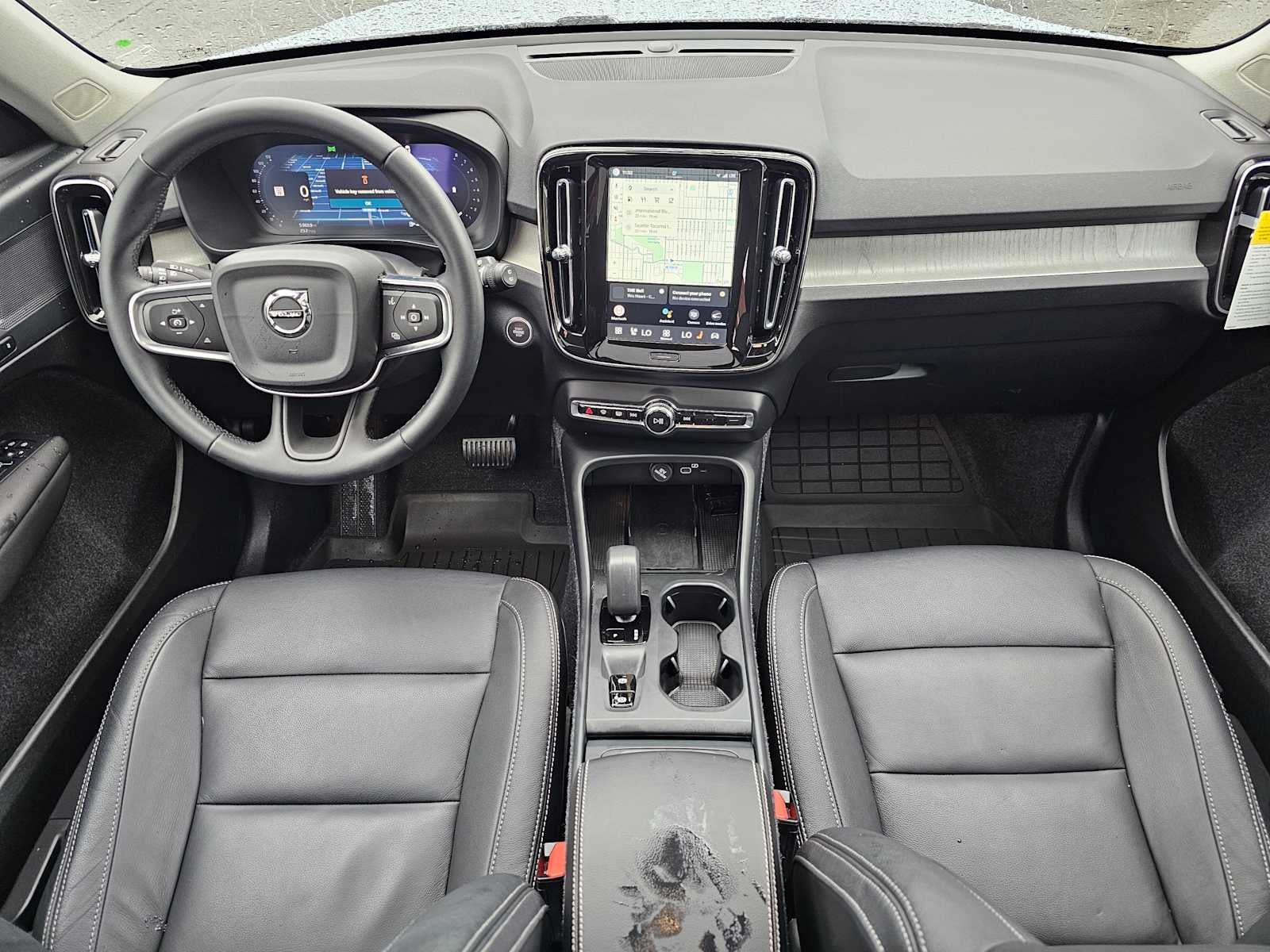 2025 Volvo XC40 Core Bright Theme