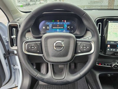 2025 Volvo XC40 Core Bright Theme