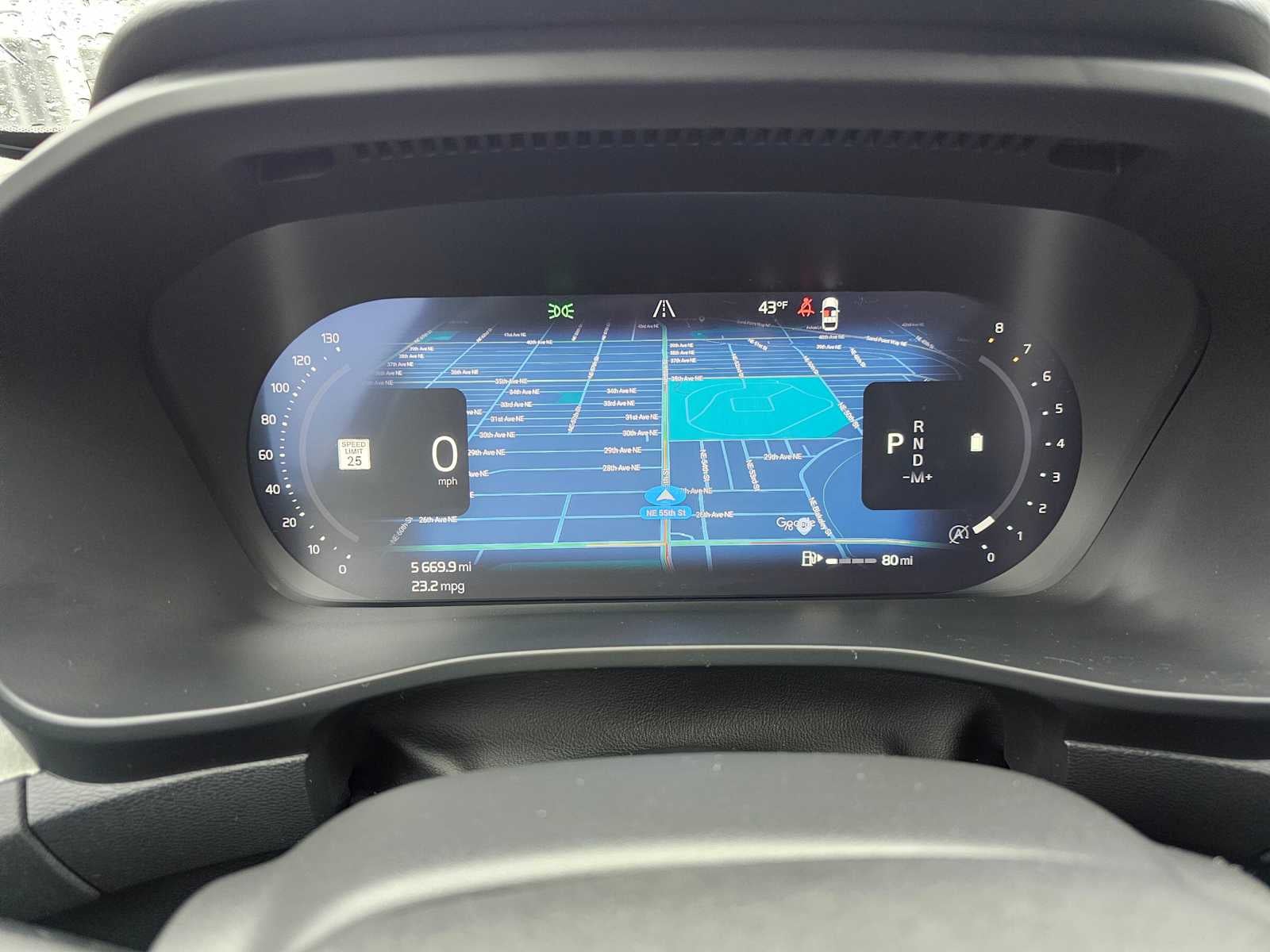 2025 Volvo XC40 Core Bright Theme