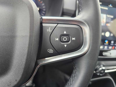 2025 Volvo XC40 Core Bright Theme