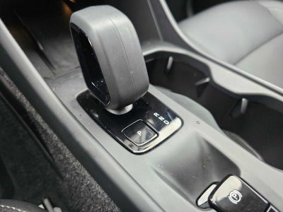 2025 Volvo XC40 Core Bright Theme