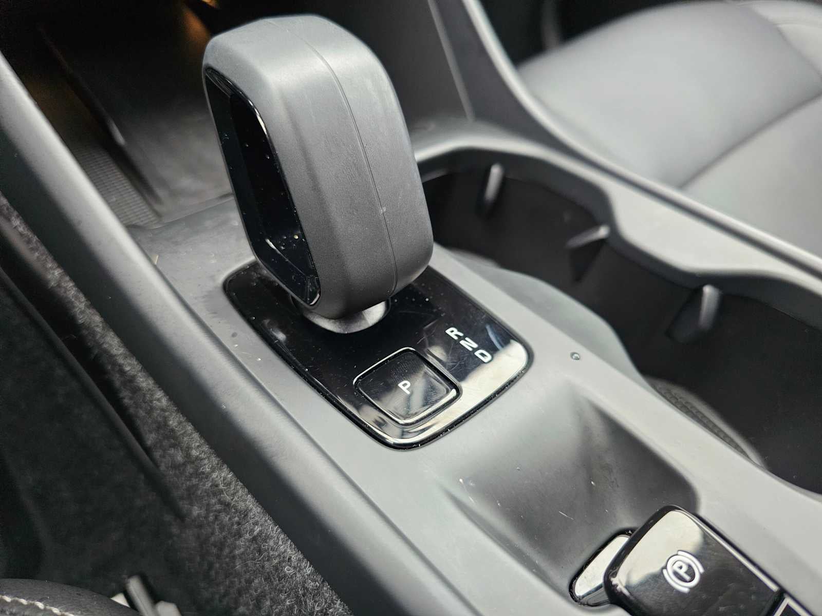 2025 Volvo XC40 Core Bright Theme