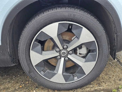 2025 Volvo XC40 Core Bright Theme