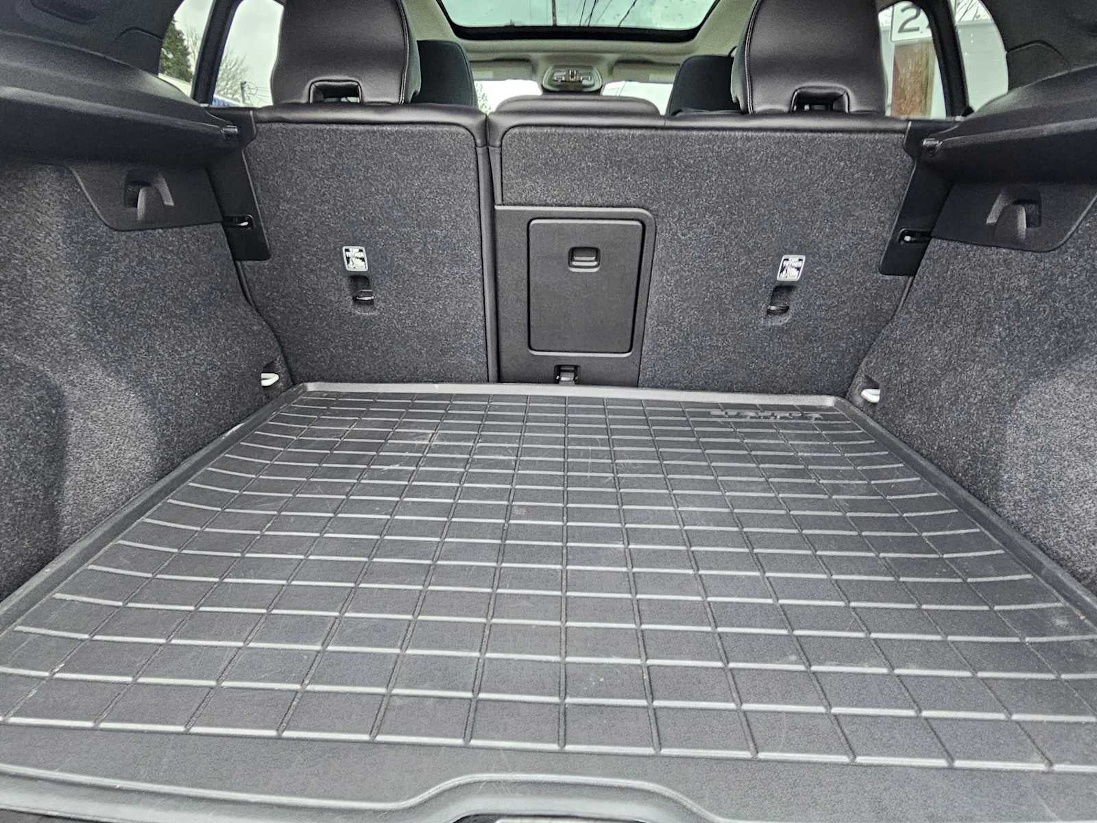 2025 Volvo XC40 Core Bright Theme