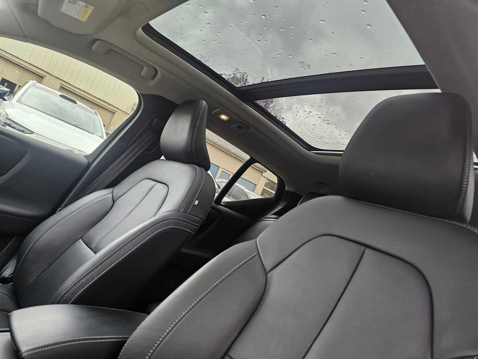 2025 Volvo XC40 Core Bright Theme