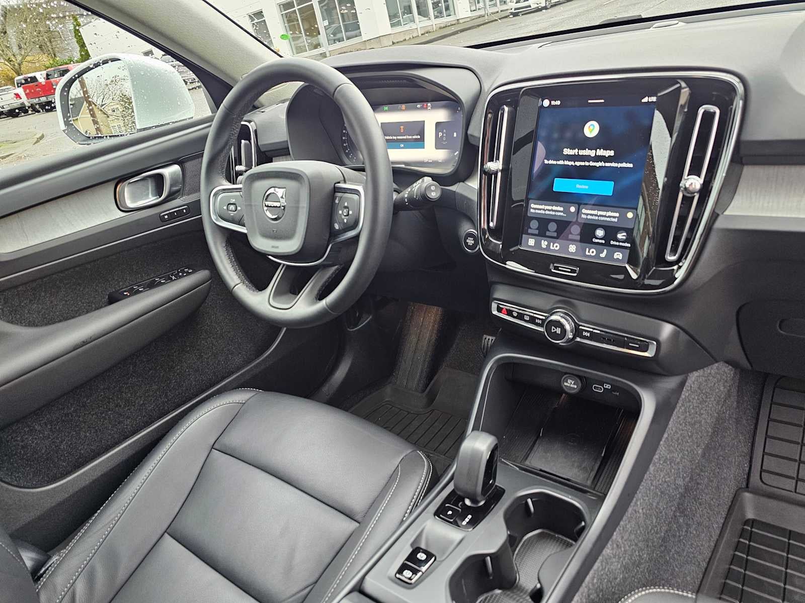 2025 Volvo XC40 Core Bright Theme