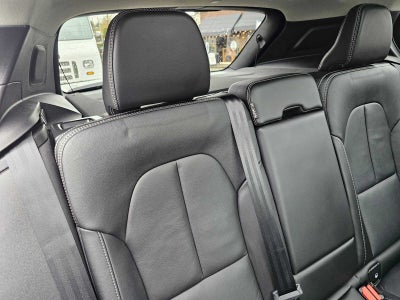 2025 Volvo XC40 Core Bright Theme