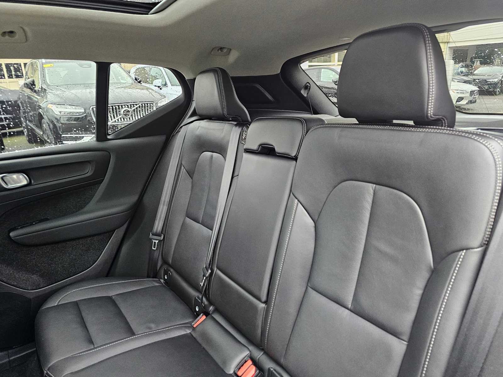 2025 Volvo XC40 Core Bright Theme