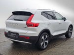 2025 Volvo XC40 Core Bright Theme