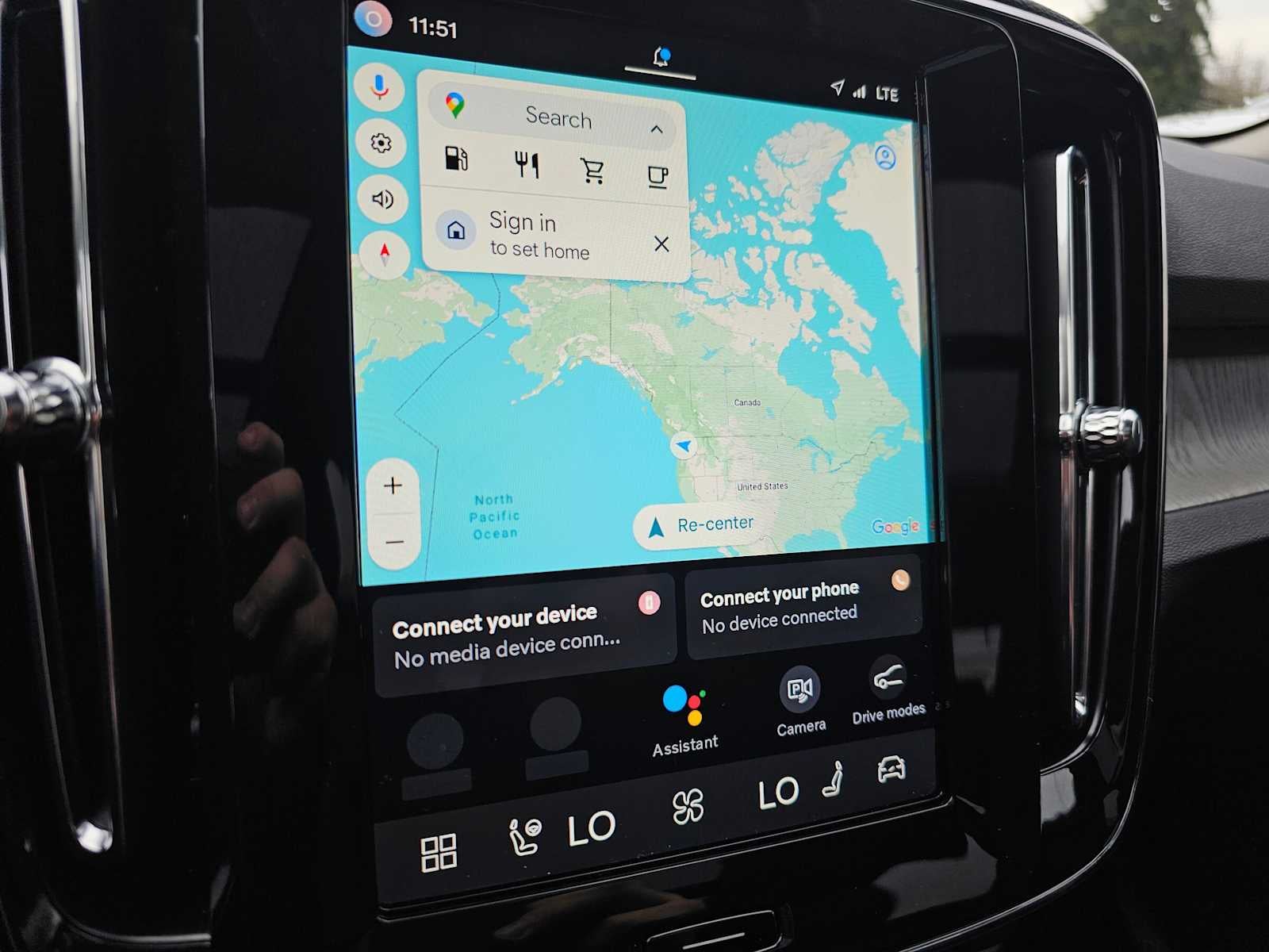 2025 Volvo XC40 Core Bright Theme