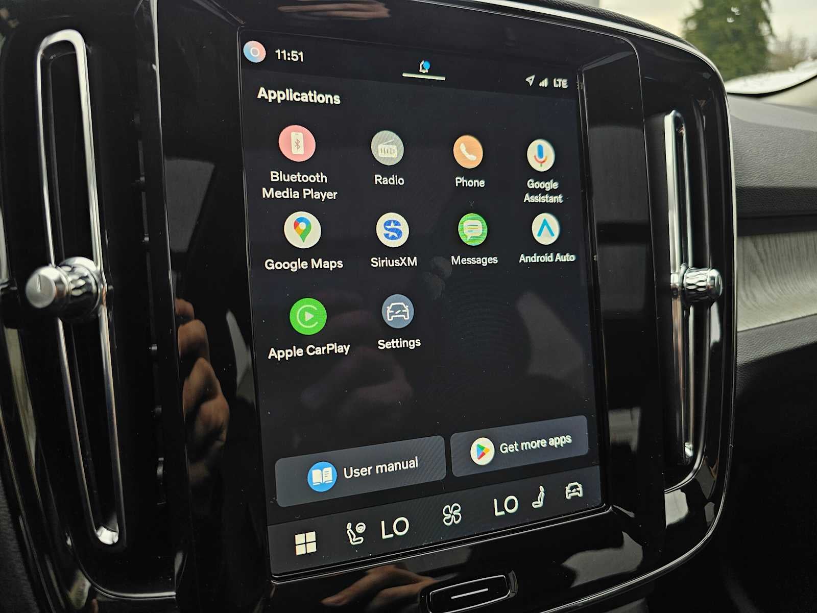 2025 Volvo XC40 Core Bright Theme