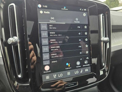 2025 Volvo XC40 Core Bright Theme