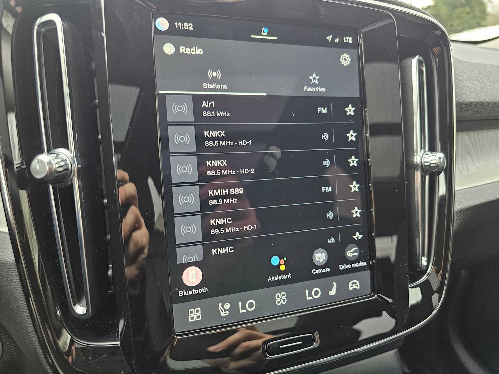 2025 Volvo XC40 Core Bright Theme