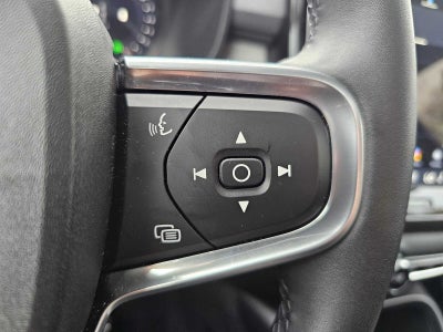 2025 Volvo XC40 Core Bright Theme