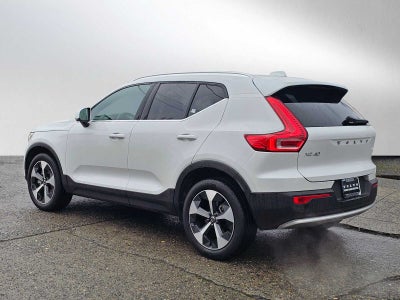 2025 Volvo XC40 Core Bright Theme