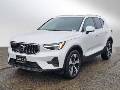 2025 Volvo XC40 Core Bright Theme