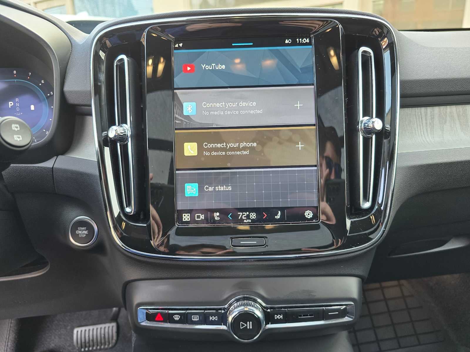 2025 Volvo XC40 Core Bright Theme