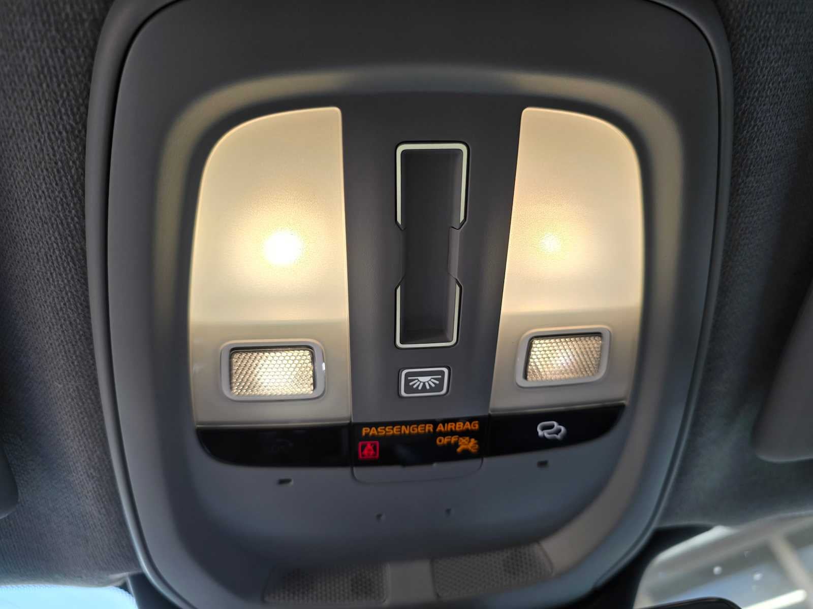 2025 Volvo XC40 Core Bright Theme