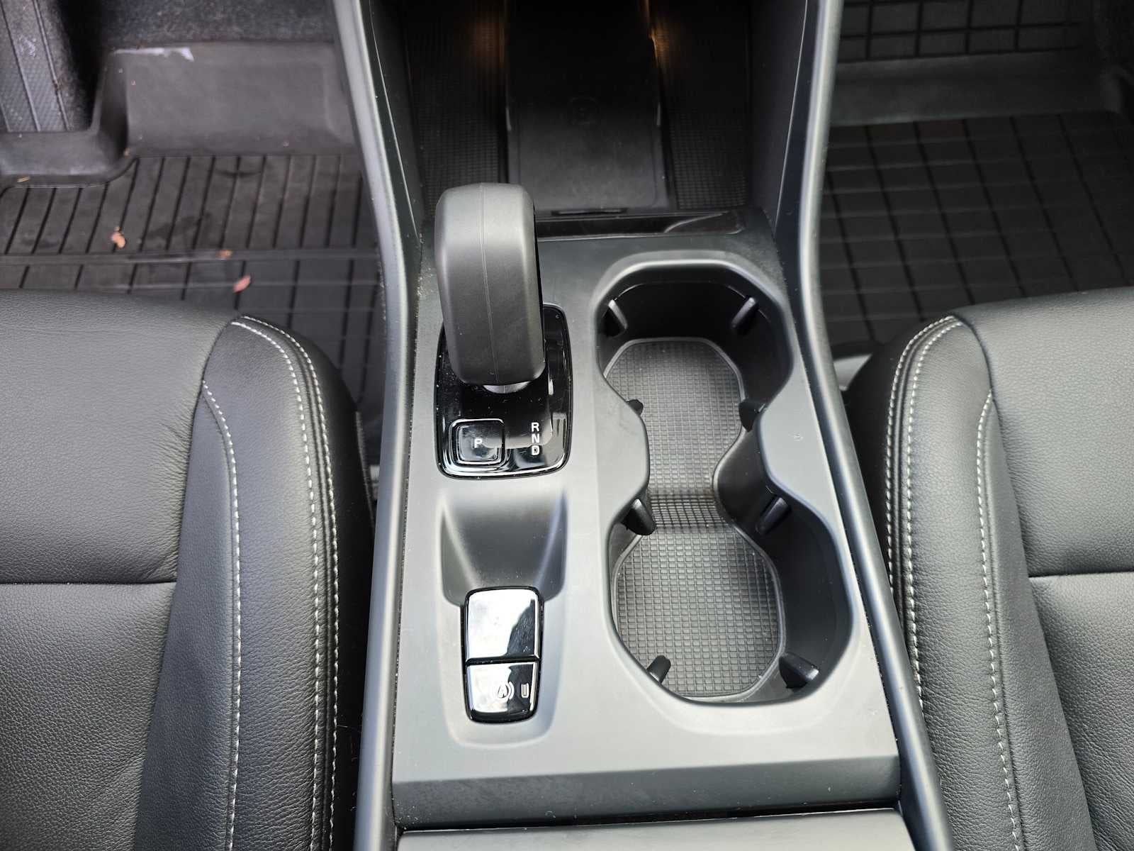 2025 Volvo XC40 Core Bright Theme