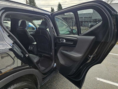 2024 Volvo XC40 Plus Dark Theme