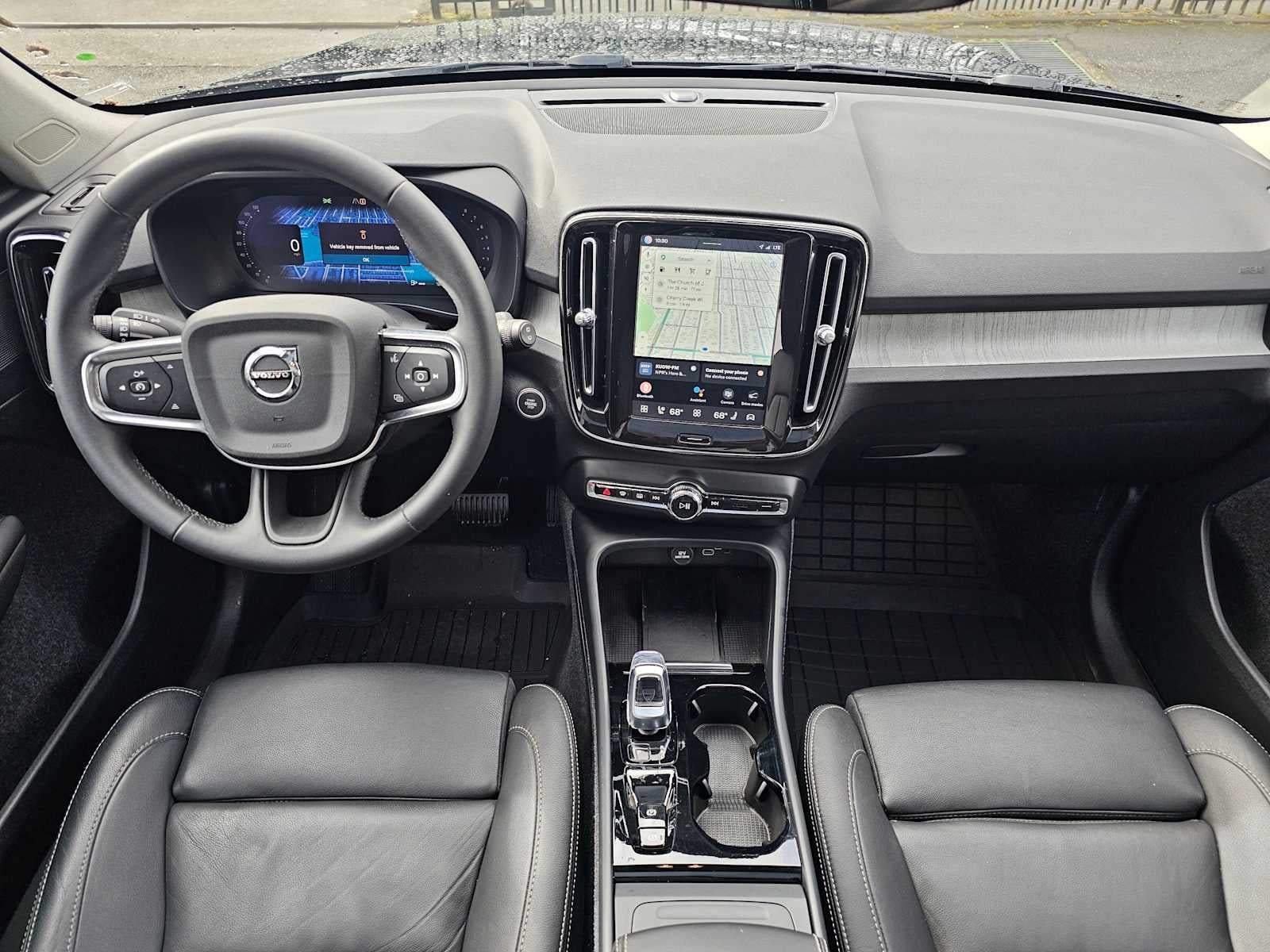 2024 Volvo XC40 Plus Dark Theme