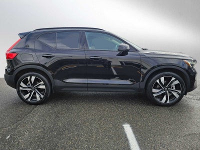 2024 Volvo XC40 Plus Dark Theme